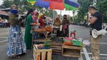 Keren! Pasar Pegirian di Surabaya Terapkan Physical Distancing