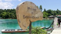Wisatawan dapat menyelam dengan alat snorkling yang dibawa sendiri ataupun bisa menyewa dari toko yang ada di dermaga. Istimewa/dok.indonesiakaya.com