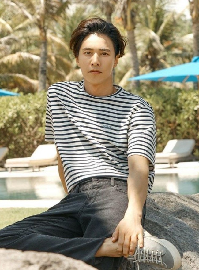 OLZEN mengeluarkan koleksi untuk Spring/Summer 2020. Koleksinya terdiri dari kemeja linen, kaus berbahan katun, celana chino, setelan jas hingga jeans. Foto: Dok. OLZEN