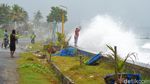 Waspada! Gelombang Tinggi Terjang Beberapa Pesisir Indonesia