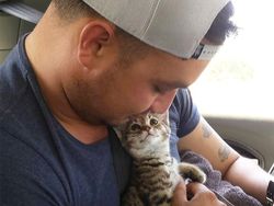 Kumpulan Foto Tatapan Hewan ke Pemiliknya Bikin Meleleh