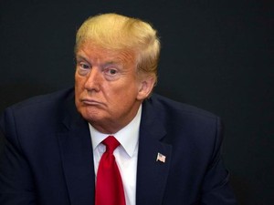 Trump Naikkan Pajak Barang dari Eropa, Ada Angin Apa?