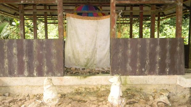 Batu Raja, situs telur ajaib di Raja Ampat