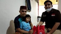 Penyaluran bantuan ini melalui kader PDIP yang bergiat di sayap partai, Baitul Muslimin Indonesia (Bamusi) di wilayah Padang, Sumatera Barat. Foto: dok. PDIP