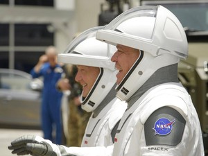 Baju Astronaut Belum Jadi, Misi NASA ke Bulan Terancam Ditunda