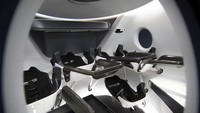 Dihitung sejak awal memiliki misi penerbangan luar angkasa, Crew Dragon merupakan generasi kedua kapsul luar angkasa miliki SpaceX. Dikembangkan lebih dari 10 tahun, kapsul ini terlihat jauh berbeda dengan pesawat luar angkasa yang kerap kita lihat sebelumnya. Foto: SpaceX