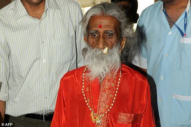 Petapa sakti di India yang tak makan dan minum selama 70 tahun meninggal dunia