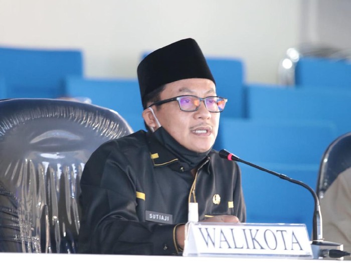 Masa transisi menuju new normal menjadi tolak ukur kesiapan warga Kota Malang untuk menjalani tata kehidupan baru di tengah pandemi Corona. Seperti yang disampaikan Wali Kota Malang Sutiaji.