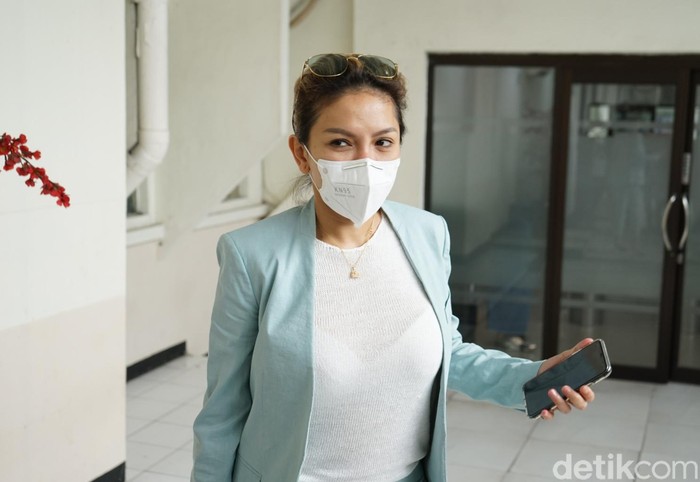 Nikita Mirzani saat ditemui di Pengadilan Negeri Jakarta Selatan.