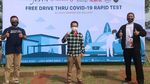 Warga Ikuti Rapid Test Gratis di Jakarta Timur
