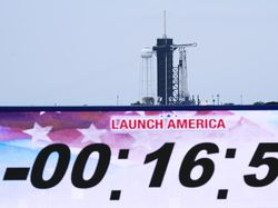 Melihat Persiapan AS Kirim Astronaut yang Harus Tertunda