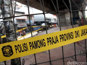 Bersiap Hadapi New Normal, Pasar Pagi Asemka Dijaga Satpol PP
