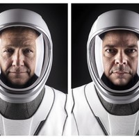 Jose masih ingat betul, Elon kerap mengibaratkan baju astronaut sebagai tuksedo. Siapa saja terlihat bagus dengan sebuah tuksedo, mau apapun ukuran dan bentuk tubuh mereka,  kata Jose menirukan perkataan Elon. Tujuannya, lanjut Jose, membuat astronaut tampak lebih menarik, seperti memakai tuksedo. (Foto: SpaceX via AP)