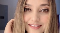 Tak jarang juga netizen memuji Sarah Azhari cantik. Foto: Dok. Instagram Sarah Azhari