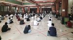 Suasana Salat Jumat di Masjid Agung Al Barkah Bekasi, Pakai Protokol COVID