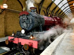 Biar Zoom Tambah Seru, Ini Kumpulan Ide Background Lucu