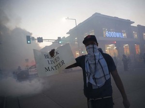 #BlackLivesMatters, Tuntutan Keadilan George Floyd yang Dibunuh Polisi AS