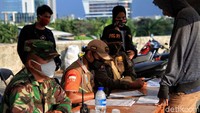 Ditambahkan Harlem petugas gabungan Dinas Perhubungan dan Satuan Polisi Pamong Praja (Satpol PP) yang diturunkan terus disiagakan selama 24 jam non-stop.