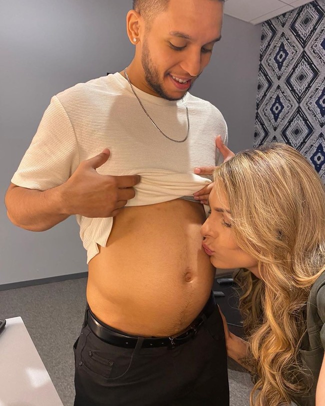 Memasuki bulan ke-9, Esteban sempat mengalami kontraksi. Ia pikir akan melahirkan secara prematur bayi yang diketahui berjenis kelamin laki-laki. Namun, dokter bilang itu gejala yang normal. (Foto: Instagram/Danna Sultana)