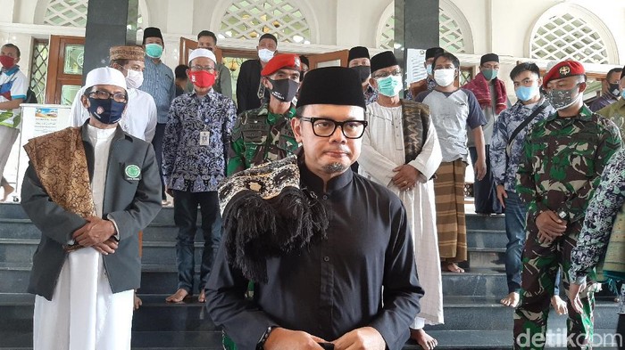 Wali Kota Bima Arya salat jumat