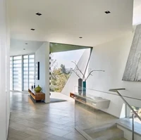 Rumah mewah yang berada di Hollywood Hills ini dijual Pharrell Williams dengan harga US$ 11,95 juta atau sekitar Rp 175 miliar. Ini adalah kali kedua sang musisi menjual rumahnya setelah sebelumnya juga menawarkan kediamannya di Beverly Hills. Foto: Dok. WESTSIDE ESTATE AGENCY