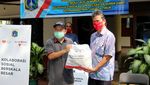 Bantuan Paket Sembako untuk Warga Terdampak COVID-19
