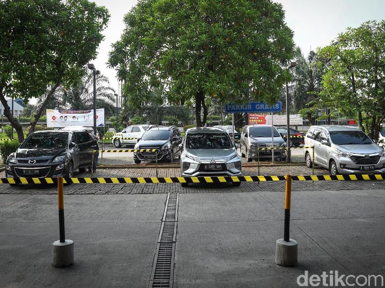 Bukan Cuma Manusia, Mobil Juga Kudu Jarak Jarak