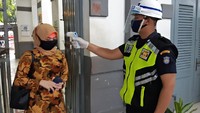 Pedoman tersebut akan diaplikasikan ketika Kereta Api Jarak Jauh Reguler kembali beroperasi. Saat ini, KAI masih menunggu arahan dari Kementerian Perhubungan dan terus memperhatikan perkembangan penerapan PSBB di berbagai daerah.