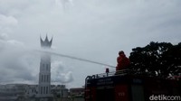 New Normal akan dimulai sejak 1 Juni mendatang.  Wali Kota Bukittinggi, Ramlan Nurmatias mengatakan, pihaknya akan membuka kembali objek wisata dan perhotelan secara bertahap. 