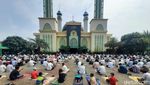 Suasana Salat Jumat di Masjid Agung Al Barkah Bekasi, Pakai Protokol COVID