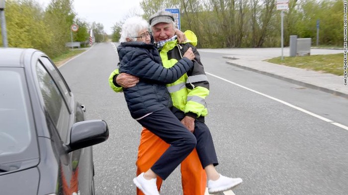 Pasangan yang terpisah karena perbatasan Denmark