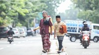 Pemerintah melalui juru bicara Covid-19 telah menjelaskan adanya new normal COVID-19, menindaklanjuti hal itu Sekretaris Komisi Fatwa MUI Asrorun Niam Sholeh menegaskan, pada kawasan yang sudah terkendali, umat Islam memiliki kewajiban untuk melaksanakan sholat Jumat, untuk DKI Jakarta saat ini masih dalam zona merah.