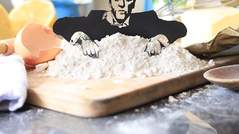 Ternyata Tony Montana sangat suka memasak.