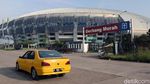 Warga Manfaatkan Kawasan Stadion GBLA untuk Berolahraga