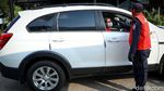 Bukan Cuma Manusia, Mobil Juga Kudu Jarak Jarak