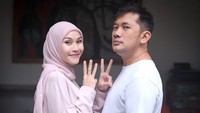 Ia pun mengaku sempat ingin menggugurkan kandungannya itu dan menyalahkan Hanung Bramantyo. Dok. Instagram/zaskiadyamecca