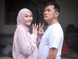 Sebelum Melahirkan, Zaskia Adya Mecca Liburan ke Pantai