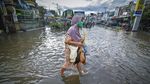 Banjir Rendam Pasar Kebon Roek Mataram
