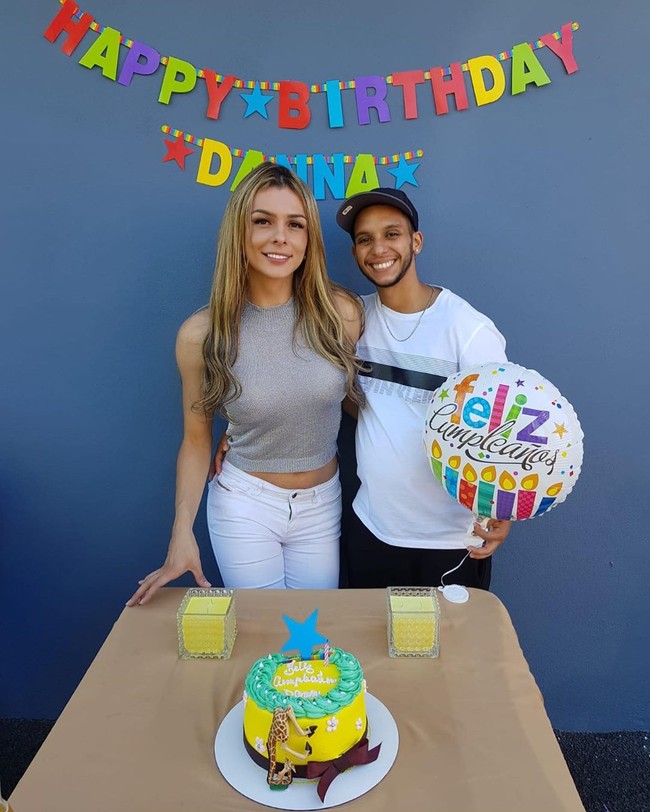 Selain pasangan tersebut, pengikut Danna di Instagram juga ikut berbahagia. They are very beautiful and are giving a lot of courage to thousands of trans couples, tulis seorang netizen. (Foto: Instagram/Danna Sultana)