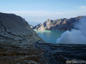 Ada Gelombang 3 Meter di Danau Kawah Ijen, 1 Penambang Belerang Hilang