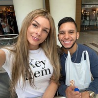 Esteban dan Danna kerap memamerkan keromantisan mereka di Instagram. (Foto: Instagram/Danna Sultana)