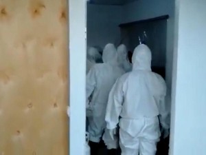 Heboh Keluarga Pasien Diseret Satgas COVID-19 dari Kamar Jenazah