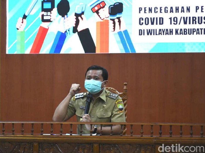 Bupati Sumedang Dony Ahmad Munir