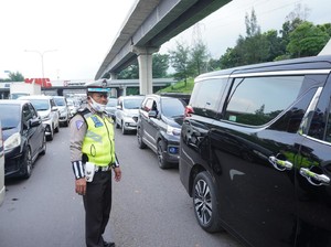 5 Hari Pasca-Lebaran, 4.599 Kendaraan ke Jakarta Diputar Balik di GT Karawang