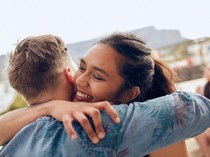 Tanggal 21 Januari 2025 Memperingati Hari Apa? Ada Hari Berpelukan Nasional