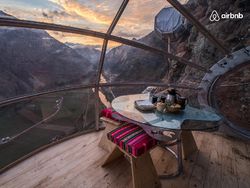 Biar Zoom Tambah Seru, Ini Kumpulan Ide Background Lucu