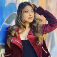 Sama seperti sang kakak, Ayu Azhari, Sarah Azhari juga memiliki wajah khas India. Terlihat jelas wajah cantik dan manis Sarah sangat khas, beda dari yang lain. Foto: Dok. Instagram Sarah Azhari