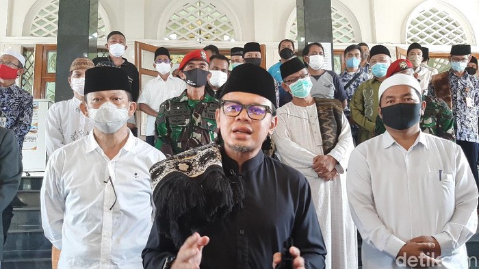 Pemerintah Kota Bogor untuk pertama kalinya menggelar salat Jumat di Masjid Baiturrahman. Wali Kota Bogor Bima Arya turut hadir dalam ibadah tersebut.