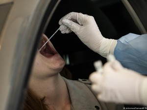 Robot Buatan Denmark Bantu Test Swab Virus Corona