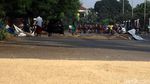 Warga Manfaatkan Kawasan Stadion GBLA untuk Berolahraga